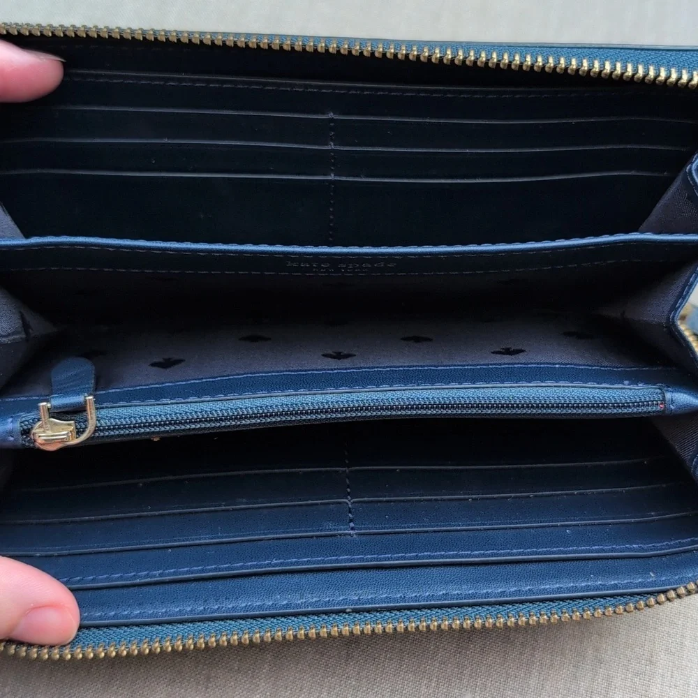 Kate Spade Accordion Zip Leather Wallet In Navy Blue EUC - Picture 4 of 9